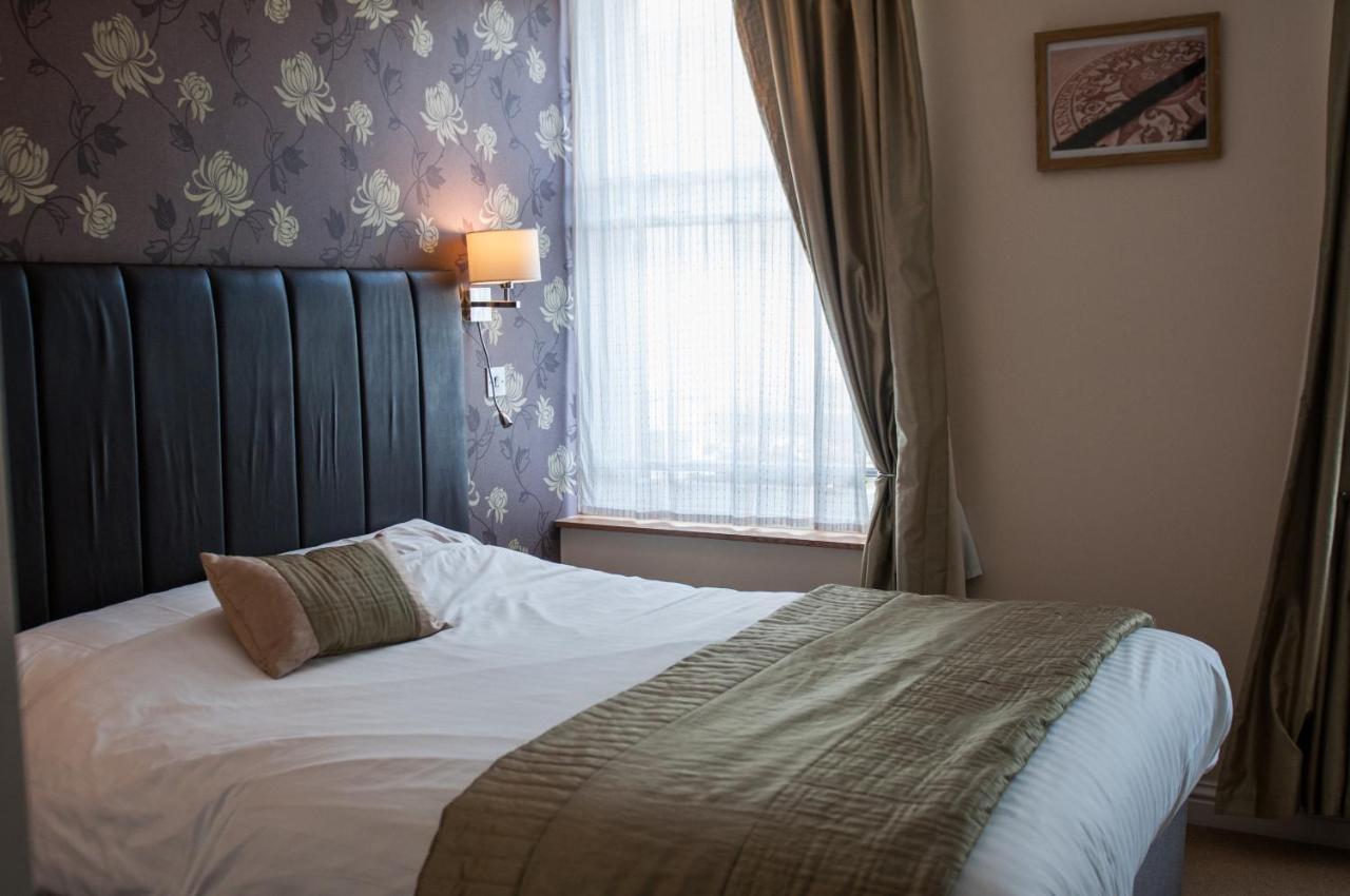 The Lion Hotel Blaenavon Exterior photo