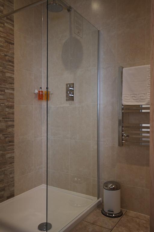 The Lion Hotel Blaenavon Room photo
