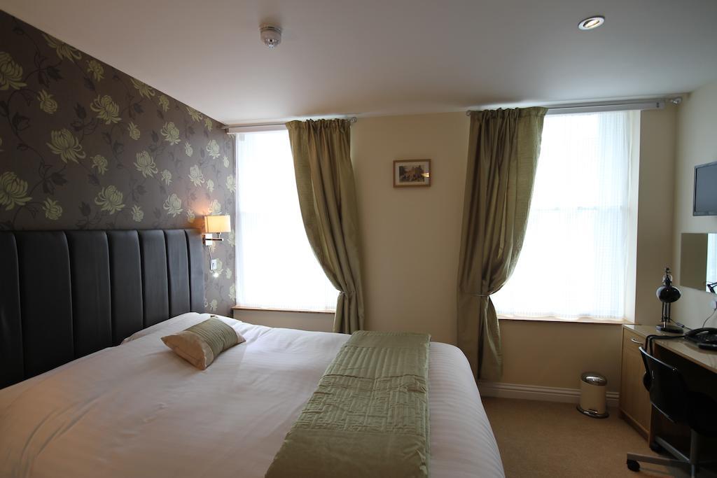 The Lion Hotel Blaenavon Room photo