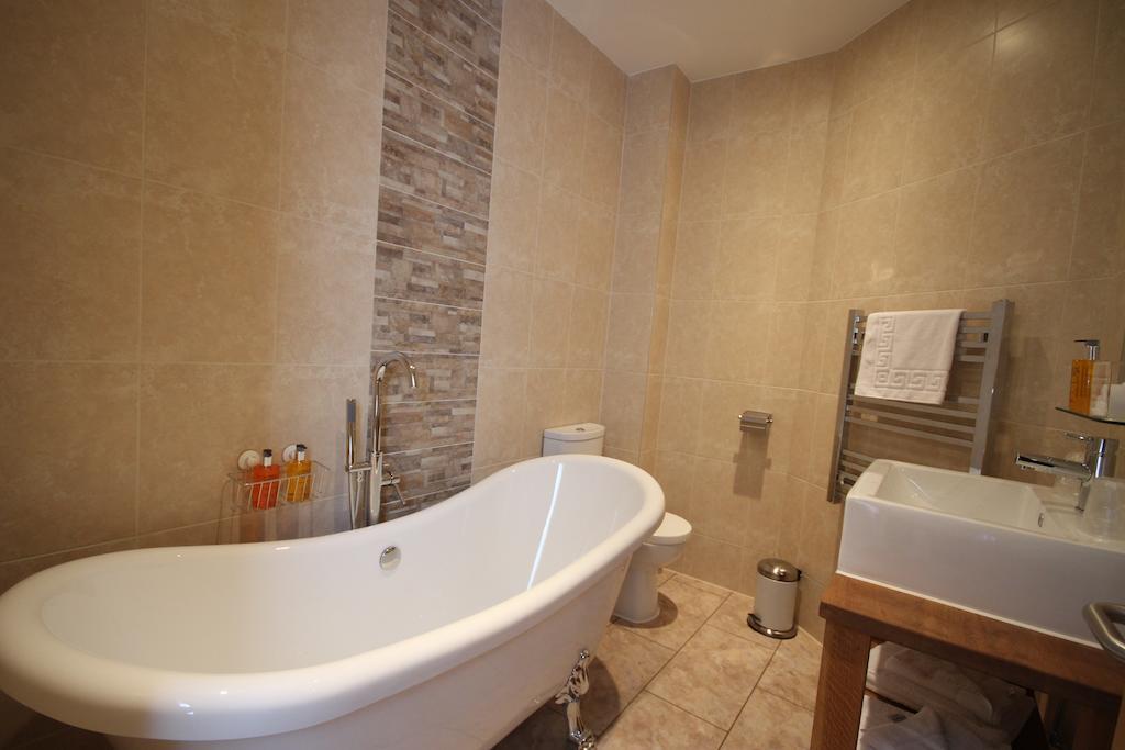 The Lion Hotel Blaenavon Room photo