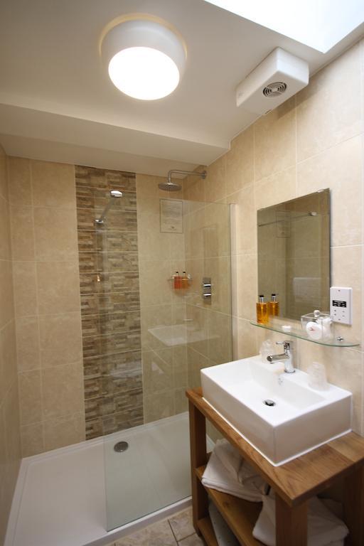 The Lion Hotel Blaenavon Room photo